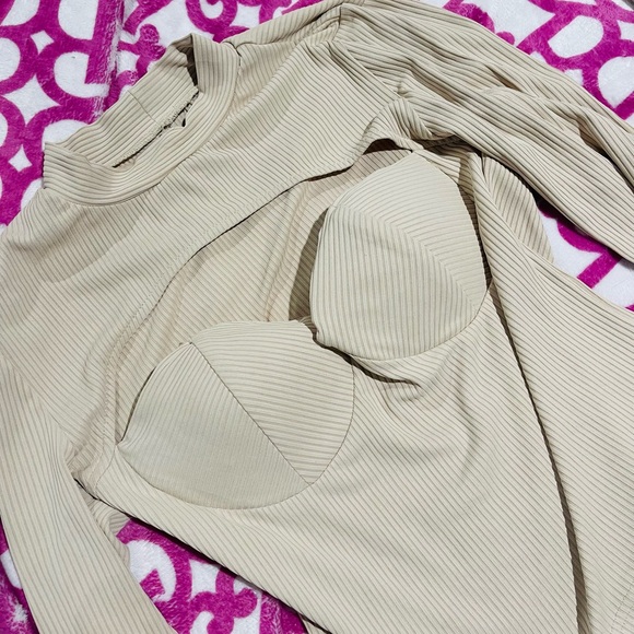 Padded ribbed top✨ - Picture 2 of 2